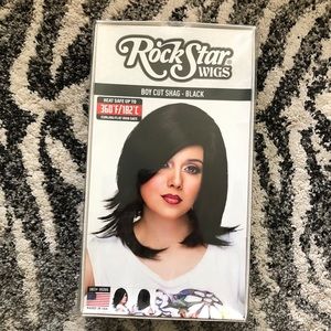 NWT RockStar Wigs Boy Cut Shag in black